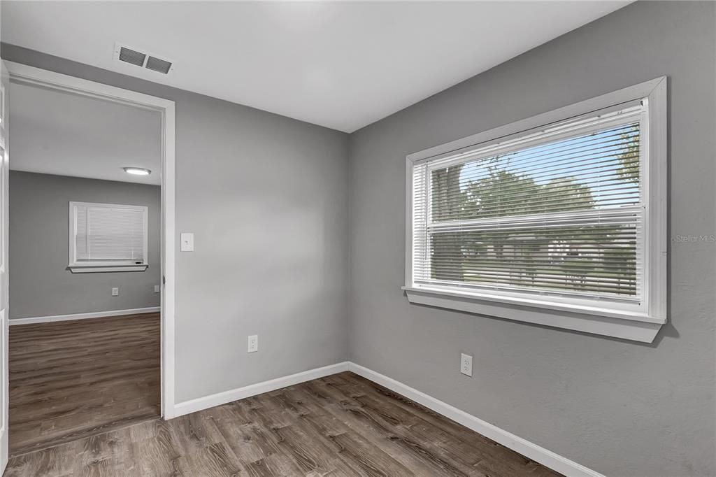 For Rent: $1,750 (2 beds, 1 baths, 844 Square Feet)