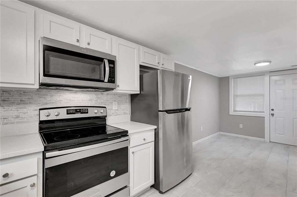 For Rent: $1,750 (2 beds, 1 baths, 844 Square Feet)
