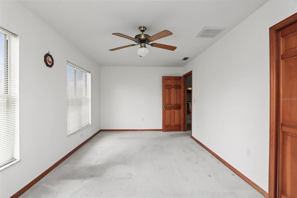 For Sale: $719,000 (4 beds, 2 baths, 2902 Square Feet)