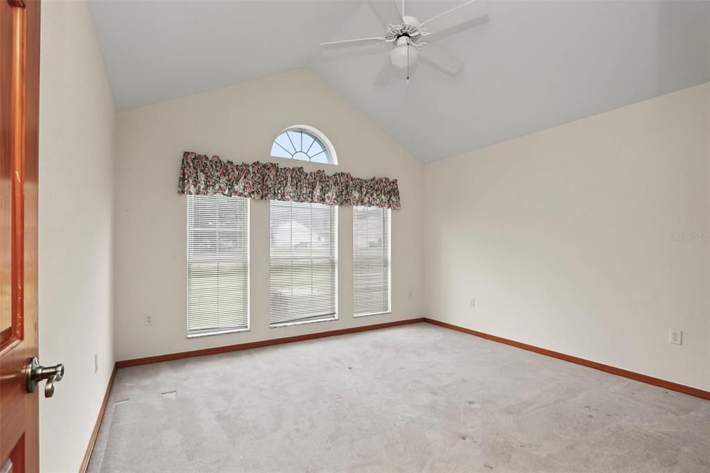 For Sale: $719,000 (4 beds, 2 baths, 2902 Square Feet)