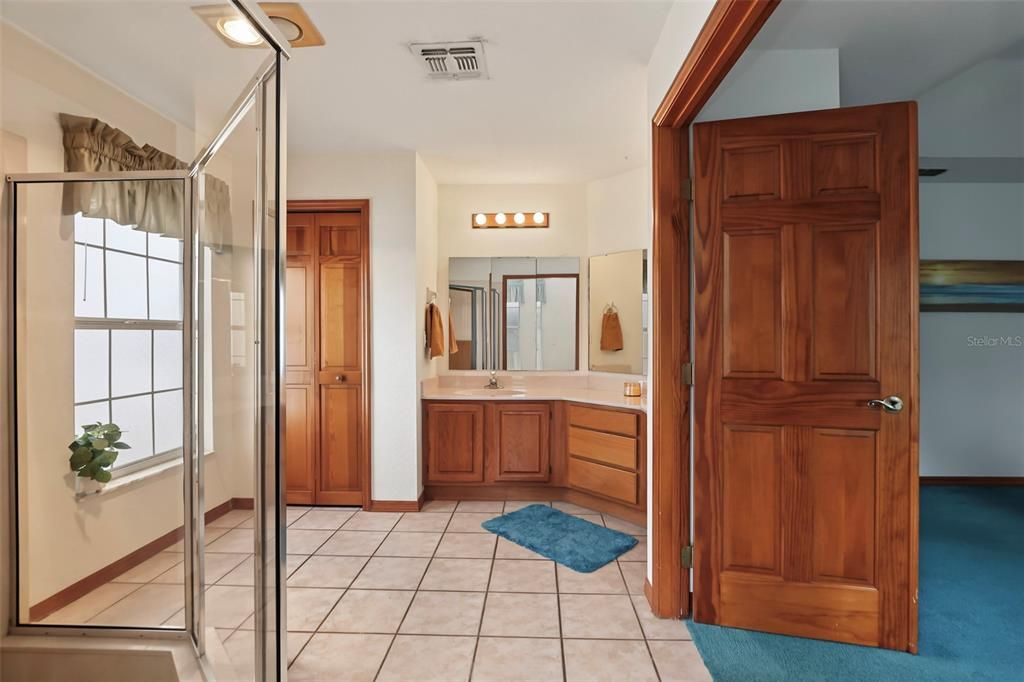 For Sale: $719,000 (4 beds, 2 baths, 2902 Square Feet)
