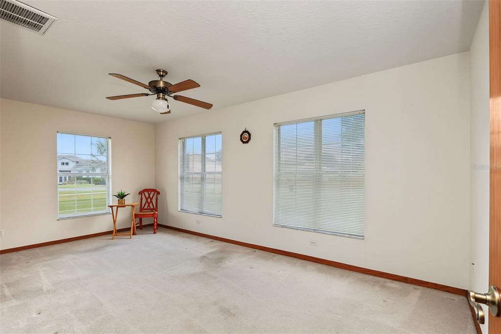 For Sale: $719,000 (4 beds, 2 baths, 2902 Square Feet)