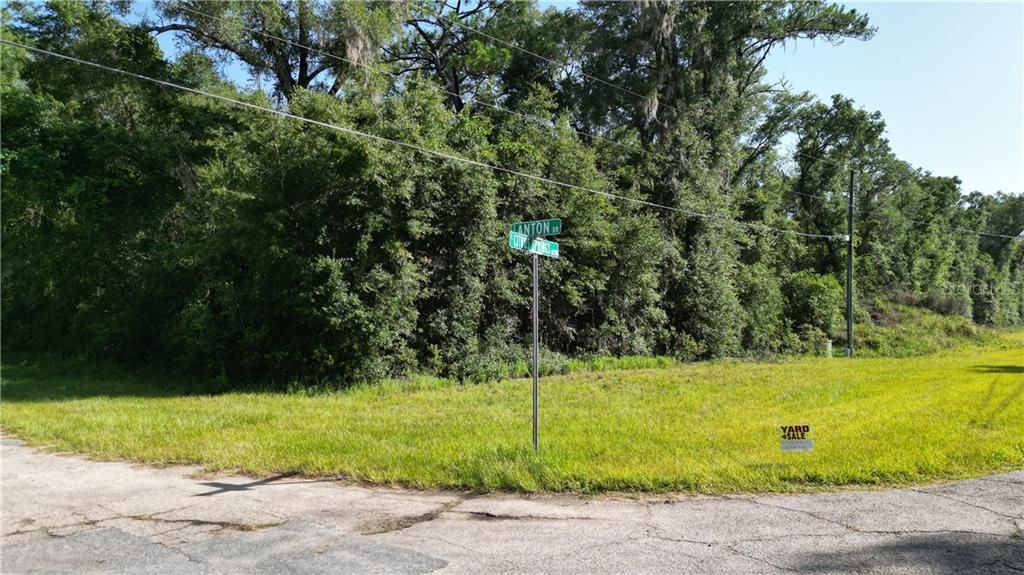 На продажу: $79,900 (2.01 acres)