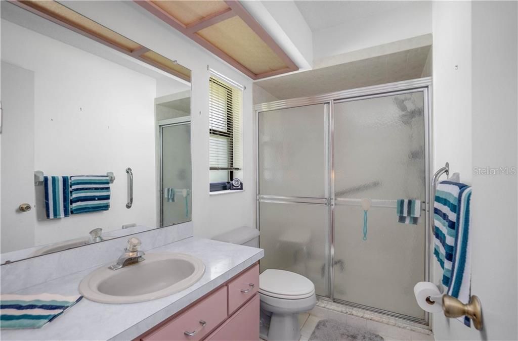 На продажу: $215,000 (3 спален, 2 ванн, 1897 Квадратных фут)