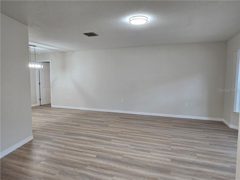 En Venta: $435,000 (3 camas, 2 baños, 2039 Pies cuadrados)