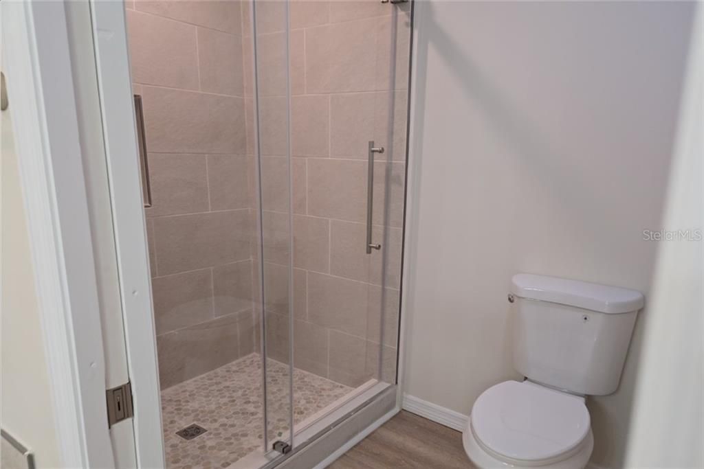 En Venta: $435,000 (3 camas, 2 baños, 2039 Pies cuadrados)