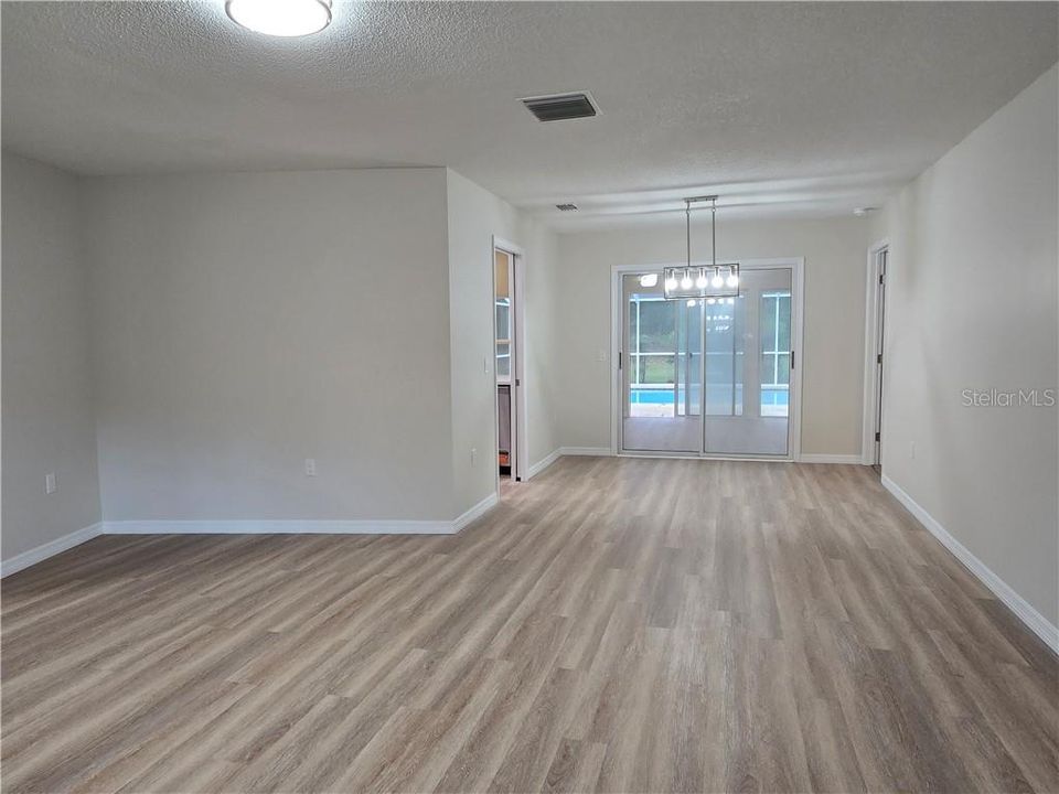 En Venta: $435,000 (3 camas, 2 baños, 2039 Pies cuadrados)