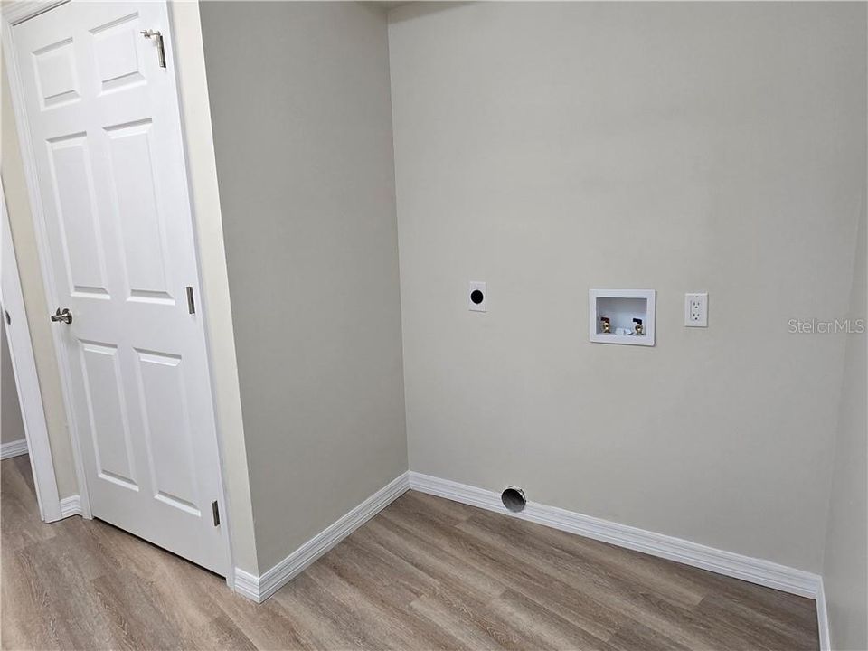 En Venta: $435,000 (3 camas, 2 baños, 2039 Pies cuadrados)