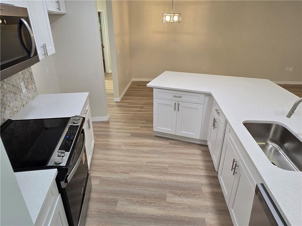 En Venta: $435,000 (3 camas, 2 baños, 2039 Pies cuadrados)