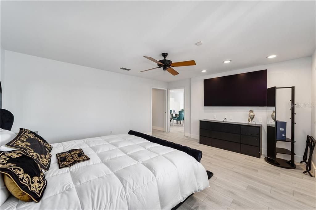 En Venta: $1,450,000 (3 camas, 2 baños, 4382 Pies cuadrados)
