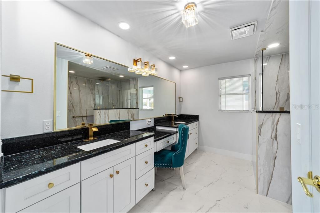 En Venta: $1,450,000 (3 camas, 2 baños, 4382 Pies cuadrados)