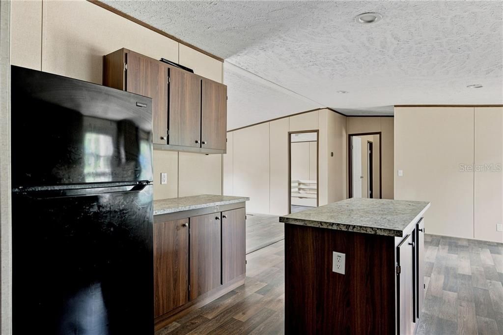 For Sale: $189,900 (3 beds, 2 baths, 1300 Square Feet)