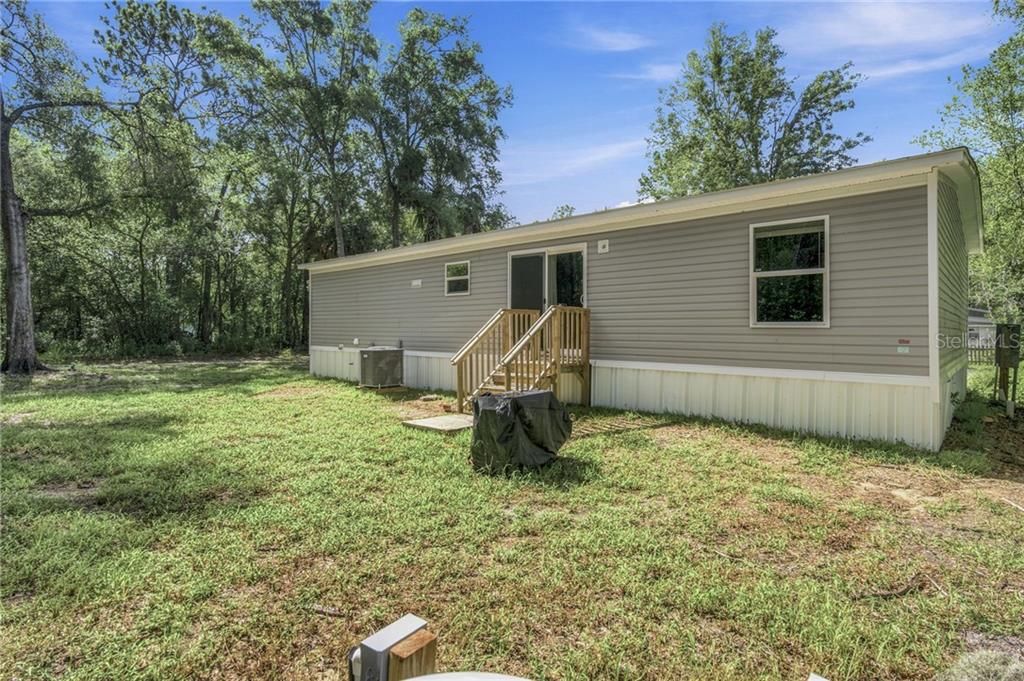 For Sale: $189,900 (3 beds, 2 baths, 1300 Square Feet)