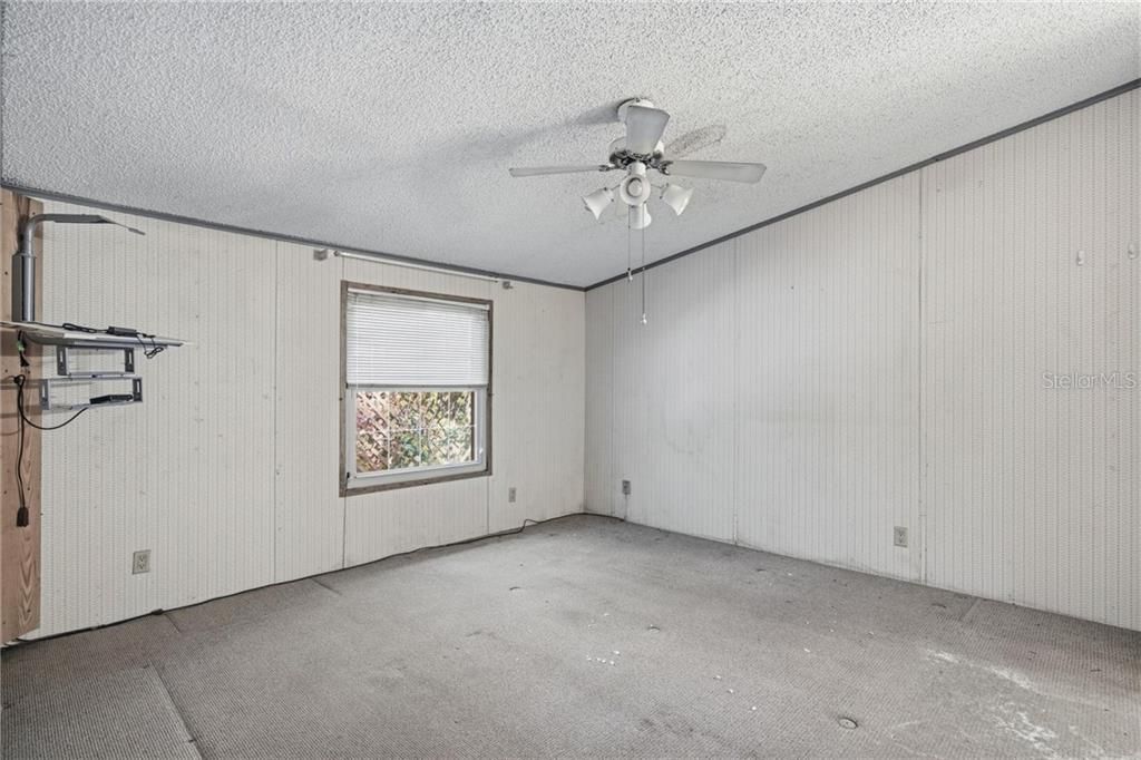 For Sale: $260,000 (3 beds, 2 baths, 1512 Square Feet)