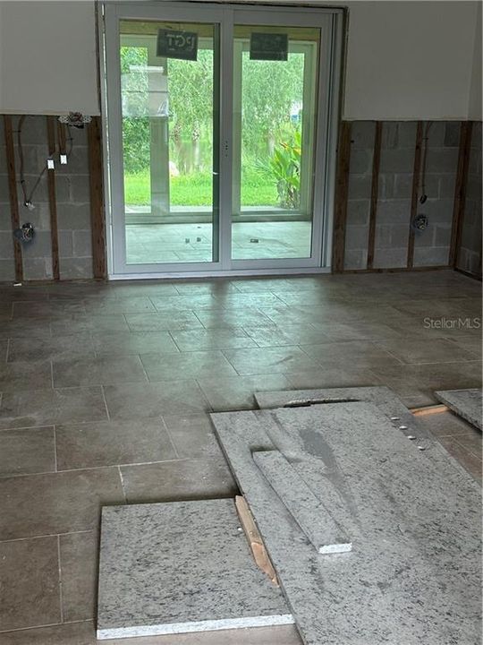 На продажу: $85,000 (1 спален, 1 ванн, 750 Квадратных фут)
