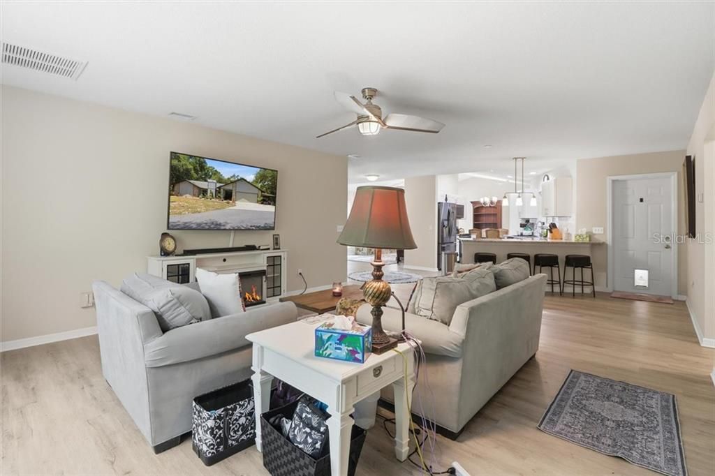 En Venta: $419,999 (3 camas, 2 baños, 2018 Pies cuadrados)