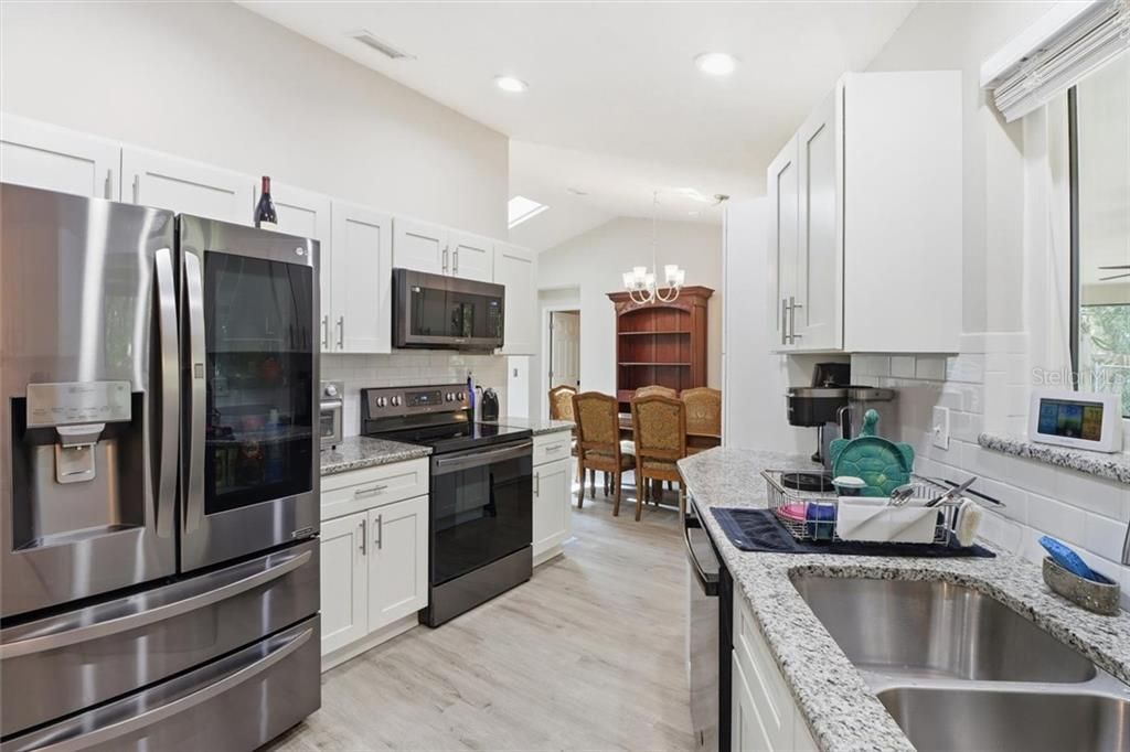 En Venta: $419,999 (3 camas, 2 baños, 2018 Pies cuadrados)