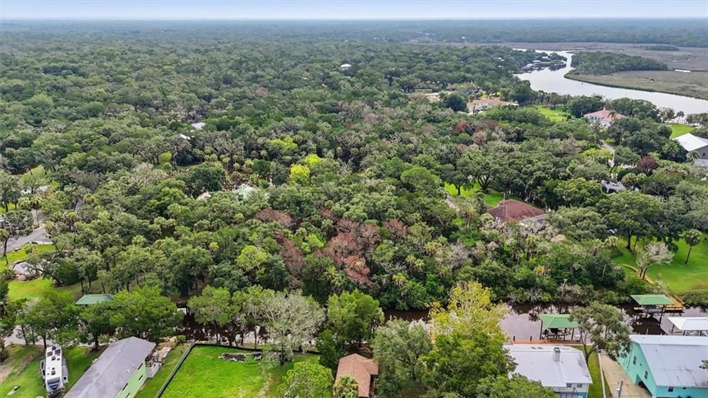 En Venta: $400,000 (1.03 acres)