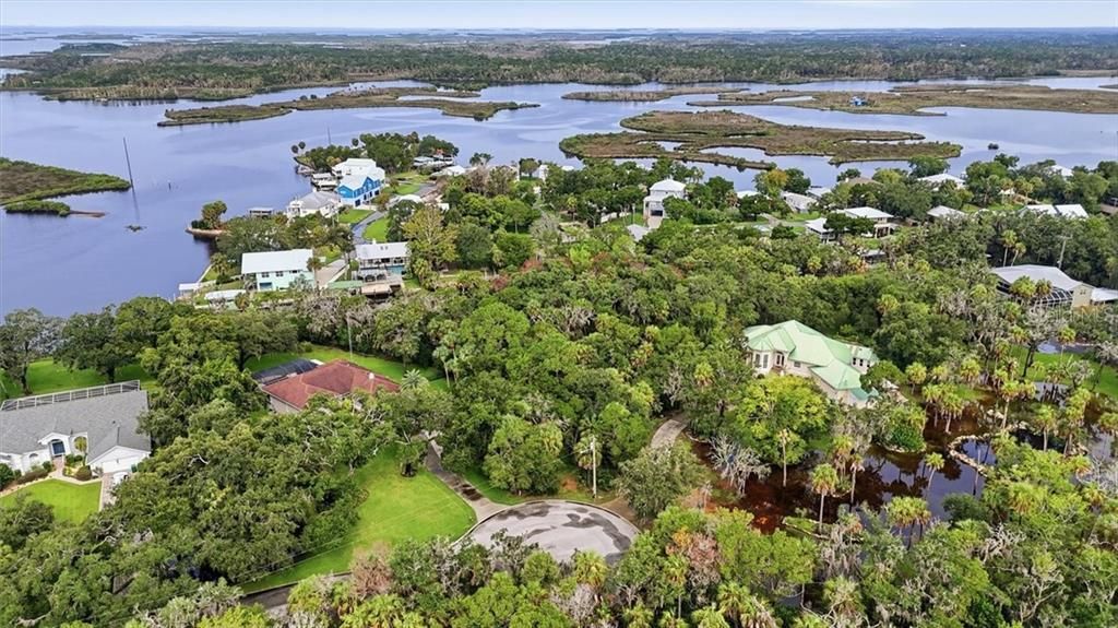 En Venta: $400,000 (1.03 acres)