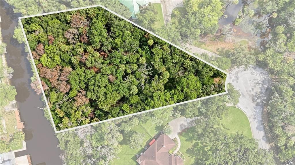 En Venta: $400,000 (1.03 acres)