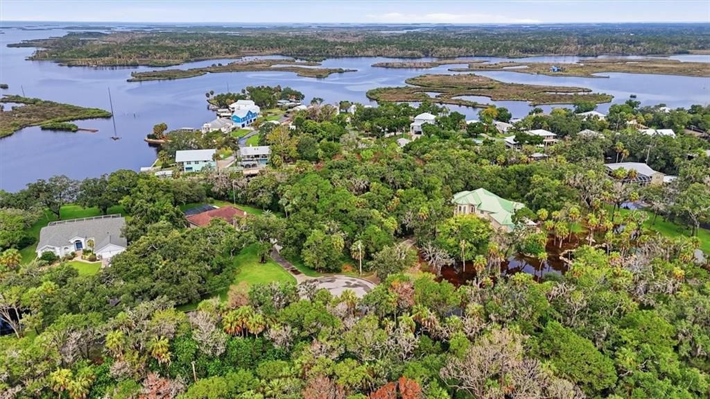 En Venta: $400,000 (1.03 acres)