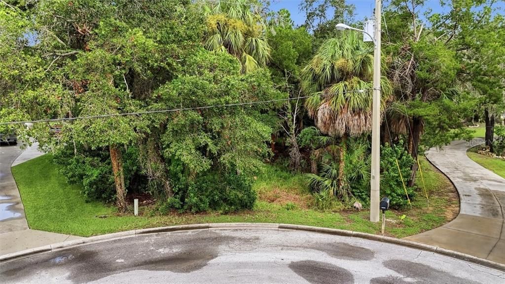 En Venta: $400,000 (1.03 acres)
