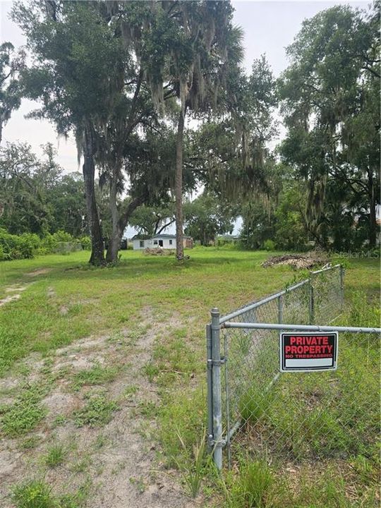 En Venta: $194,000 (0.98 acres)
