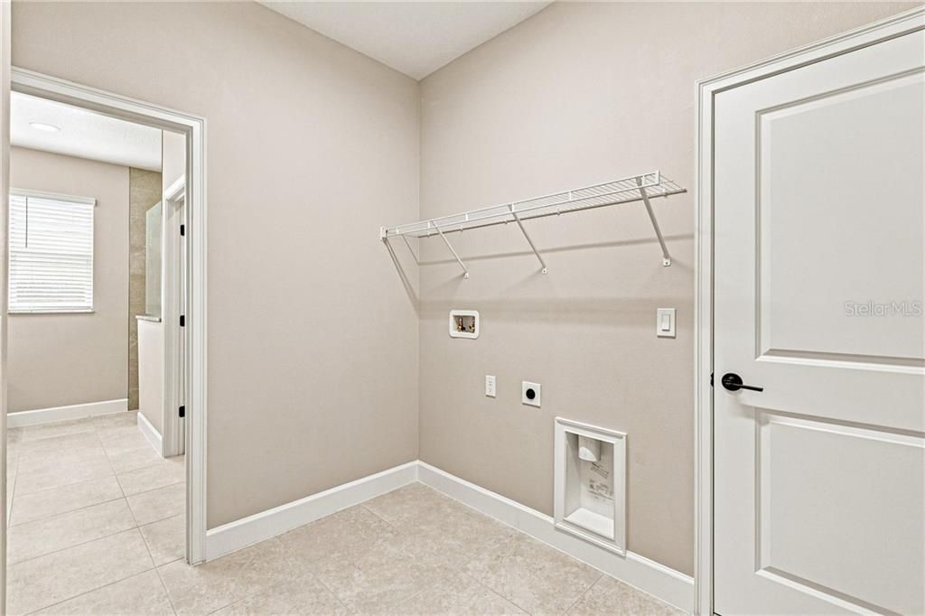 For Sale: $388,500 (3 beds, 2 baths, 1964 Square Feet)