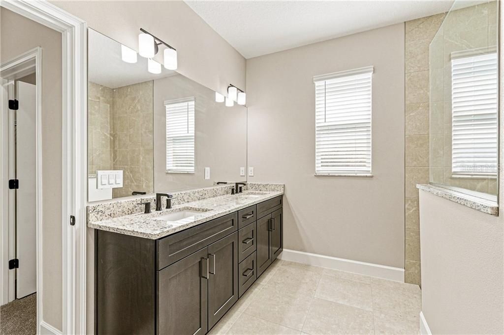 For Sale: $388,500 (3 beds, 2 baths, 1964 Square Feet)