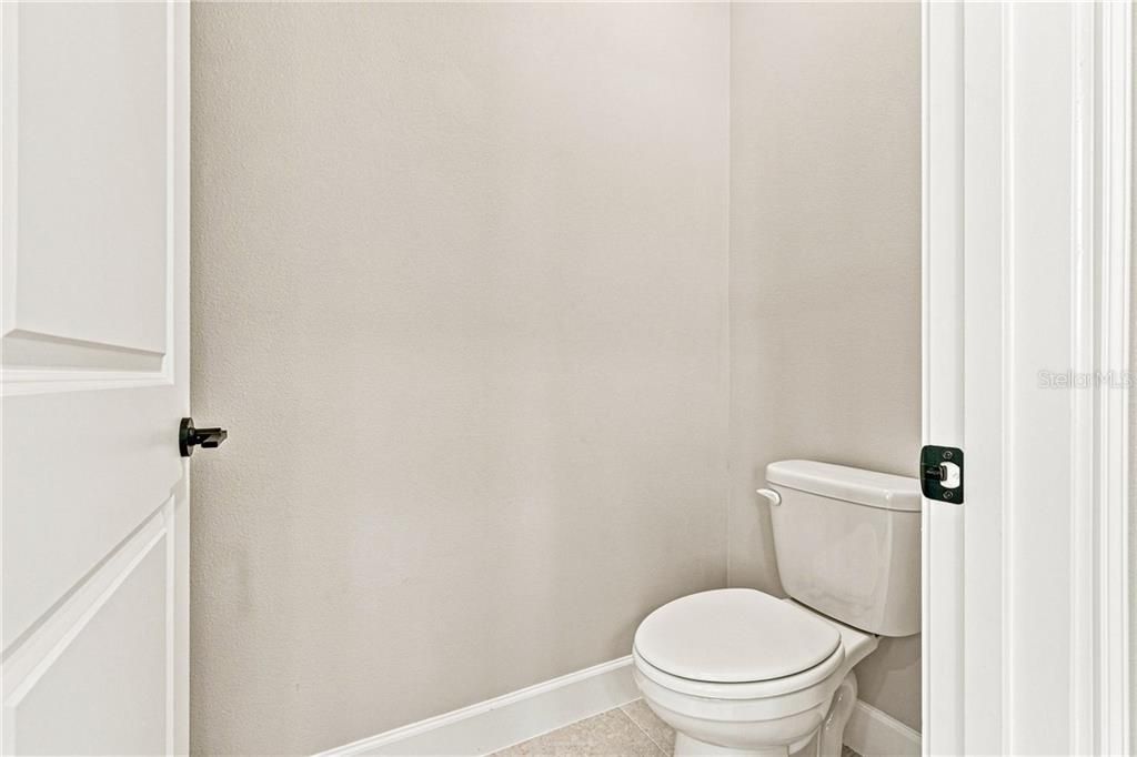 For Sale: $388,500 (3 beds, 2 baths, 1964 Square Feet)