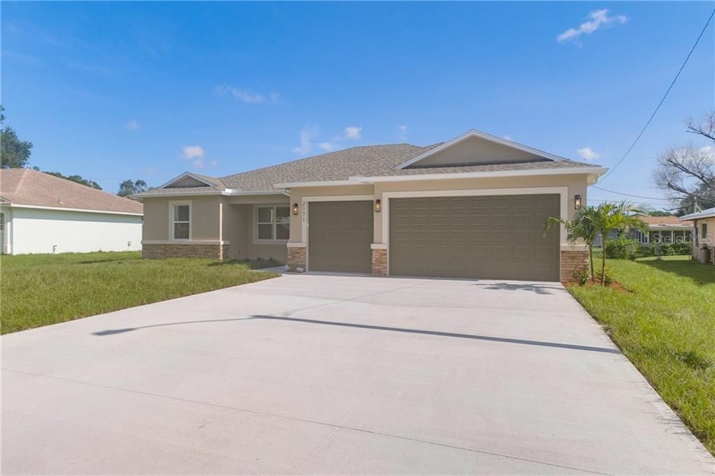 For Sale: $388,500 (3 beds, 2 baths, 1964 Square Feet)