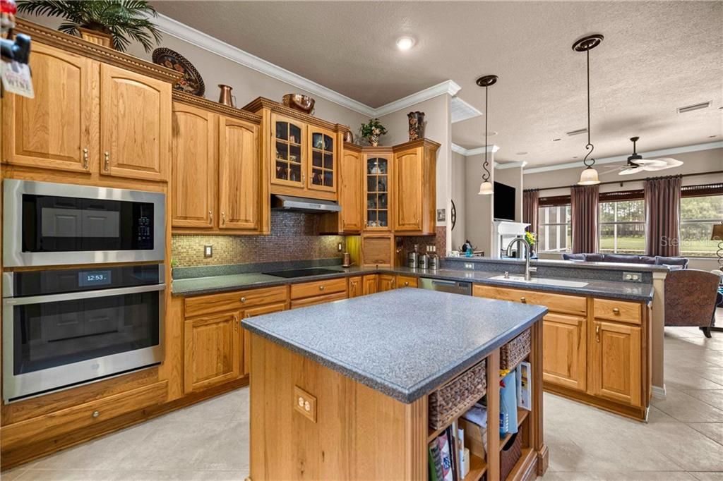 Active With Contract: $624,000 (3 beds, 2 baths, 2346 Square Feet)