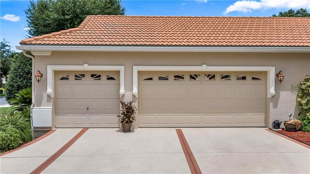Active With Contract: $624,000 (3 beds, 2 baths, 2346 Square Feet)