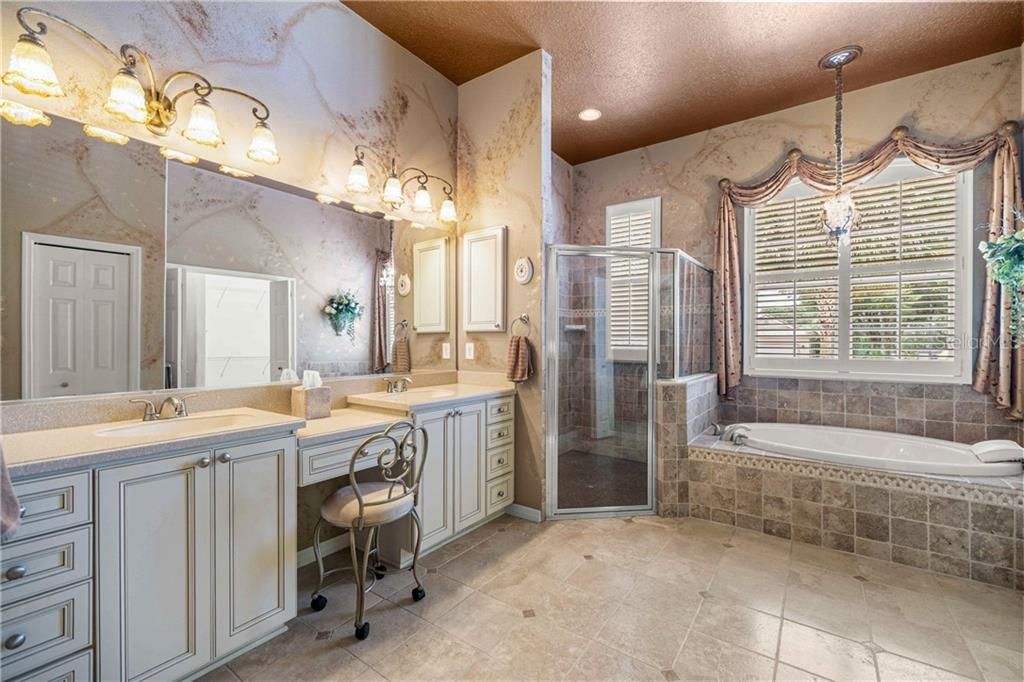 Active With Contract: $624,000 (3 beds, 2 baths, 2346 Square Feet)