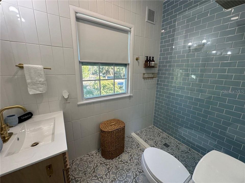 En Venta: $355,000 (2 camas, 1 baños, 697 Pies cuadrados)