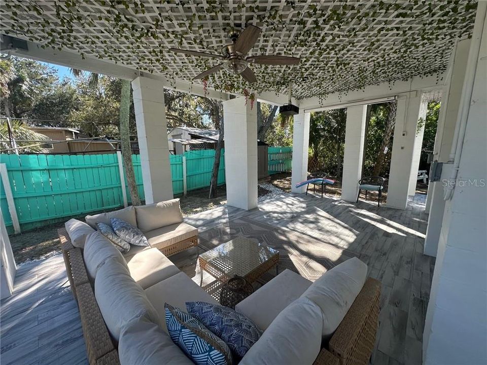 En Venta: $355,000 (2 camas, 1 baños, 697 Pies cuadrados)