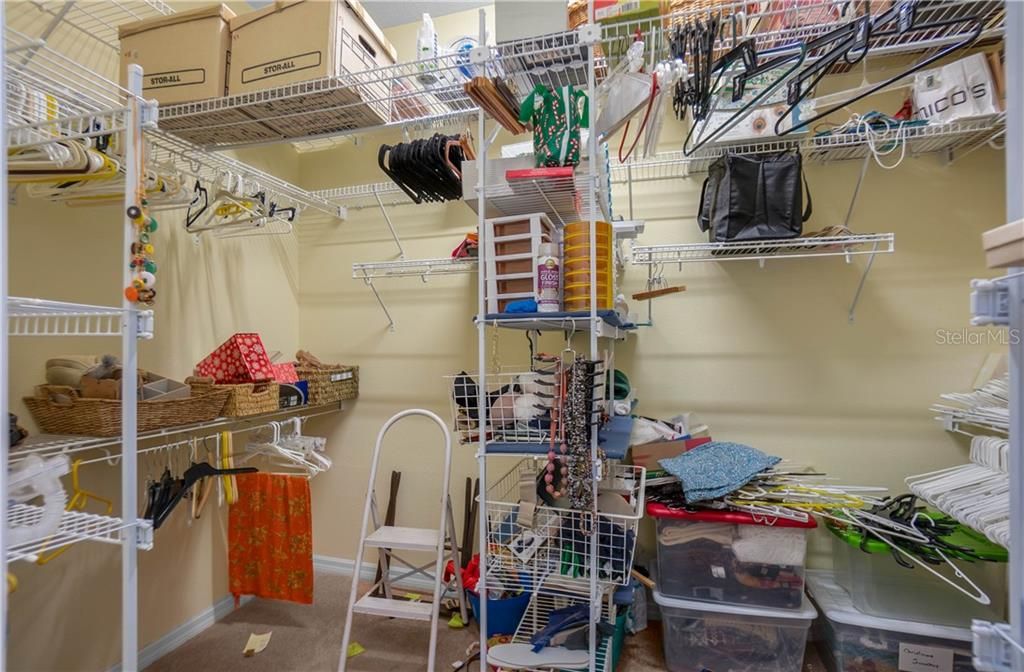 Activo con contrato: $400,000 (3 camas, 2 baños, 2417 Pies cuadrados)