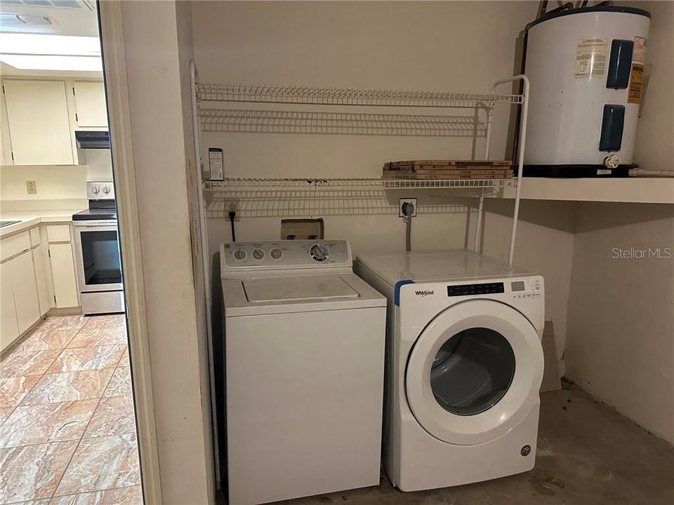 На продажу: $145,000 (2 спален, 2 ванн, 1006 Квадратных фут)