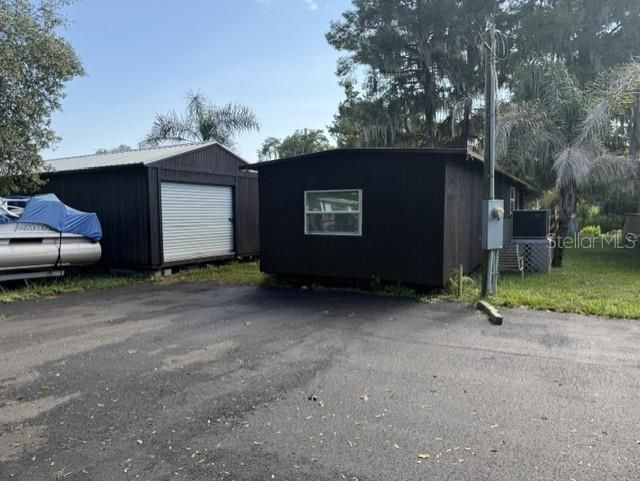 For Sale: $214,900 (2 beds, 1 baths, 728 Square Feet)