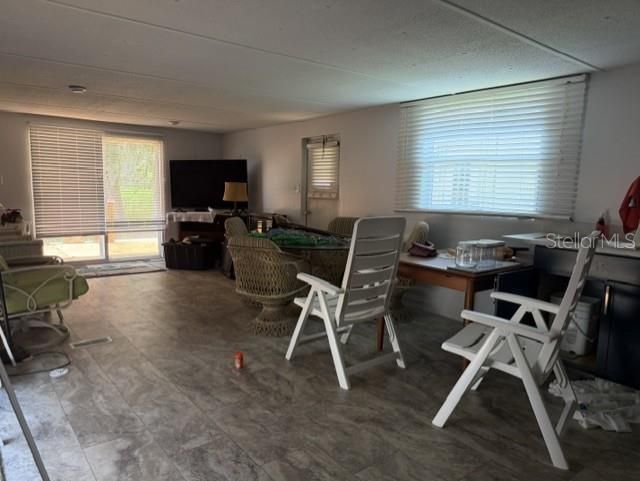 For Sale: $214,900 (2 beds, 1 baths, 728 Square Feet)