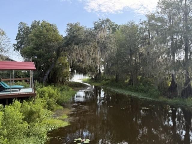 For Sale: $214,900 (2 beds, 1 baths, 728 Square Feet)