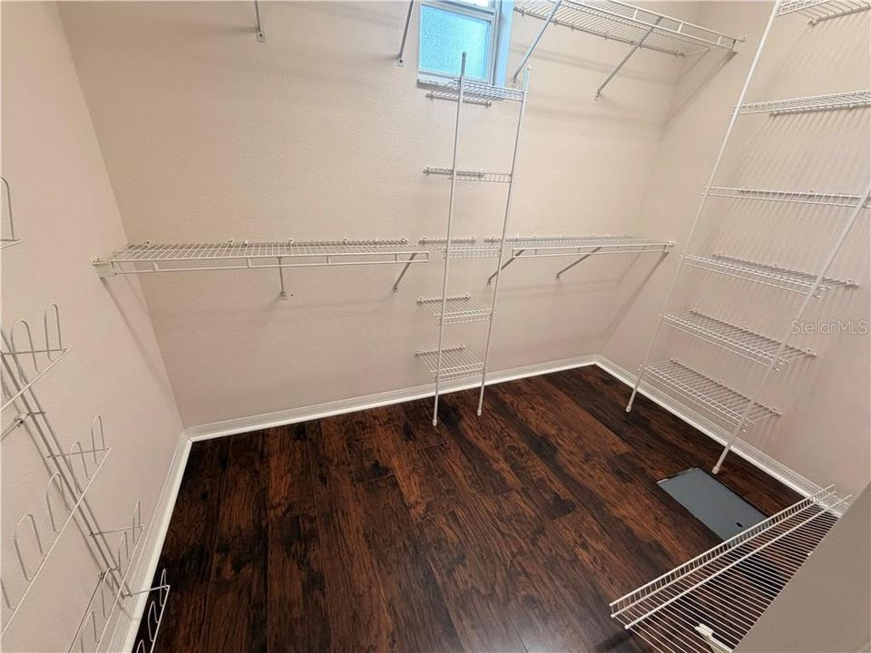 En Renta: $0 (4 camas, 3 baños, 2478 Pies cuadrados)