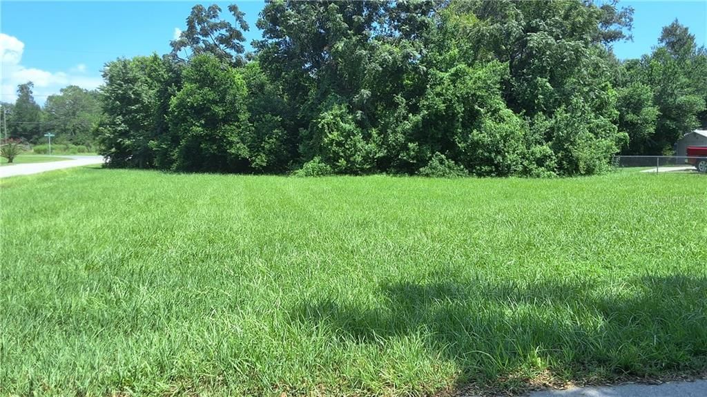 На продажу: $18,000 (0.25 acres)