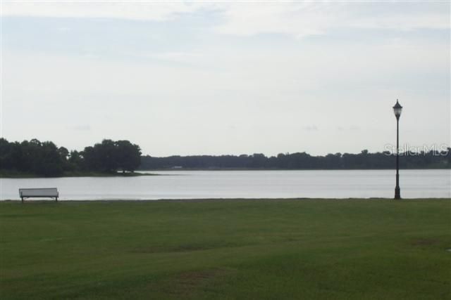 На продажу: $18,000 (0.25 acres)
