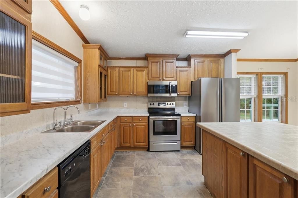 En Venta: $245,000 (3 camas, 2 baños, 2356 Pies cuadrados)