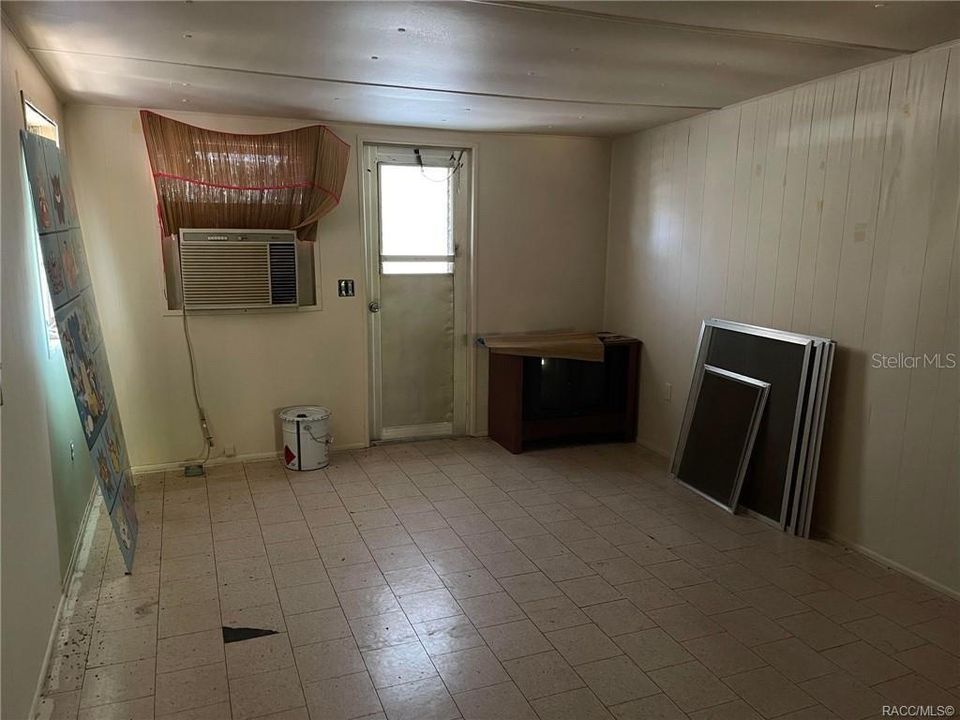 На продажу: $184,900 (4 спален, 2 ванн, 2297 Квадратных фут)