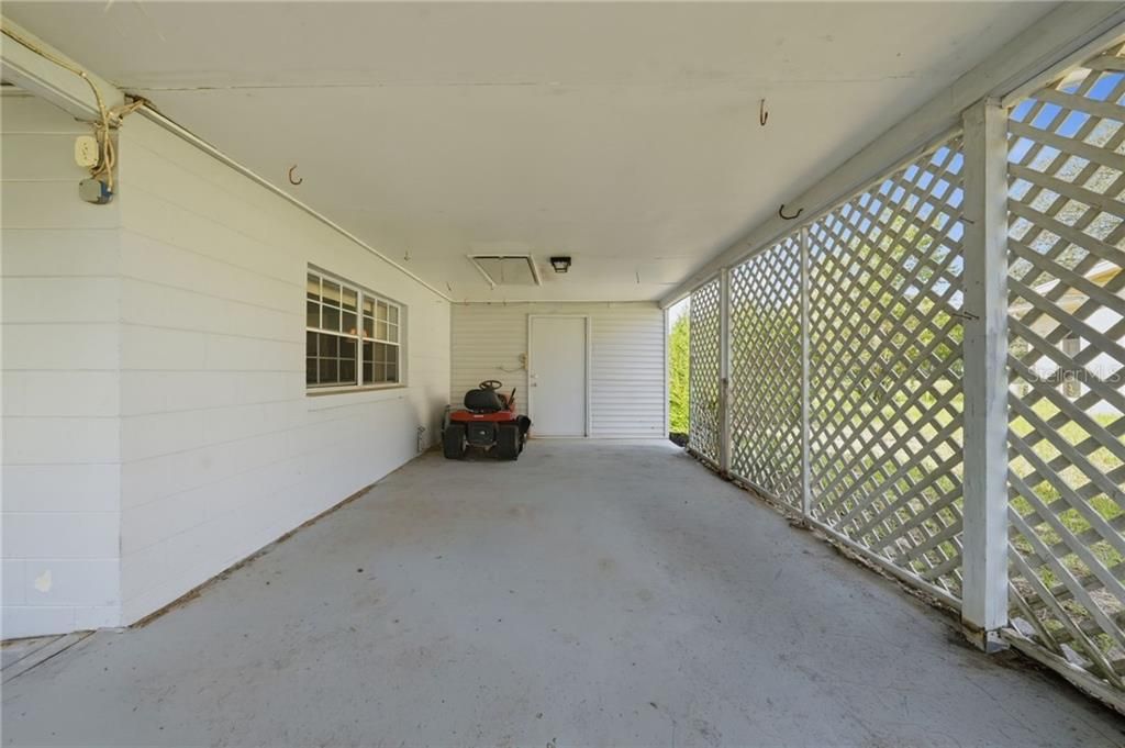 For Sale: $165,000 (2 beds, 1 baths, 943 Square Feet)