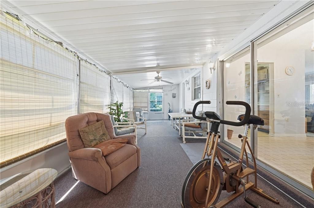 For Sale: $165,000 (2 beds, 1 baths, 943 Square Feet)