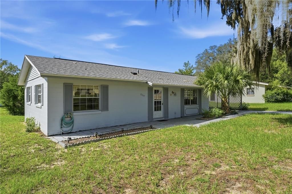 For Sale: $165,000 (2 beds, 1 baths, 943 Square Feet)