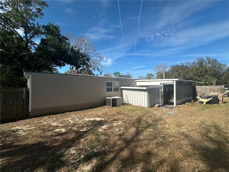 Active With Contract: $90,000 (2 beds, 1 baths, 672 Square Feet)